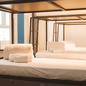  Hostel &